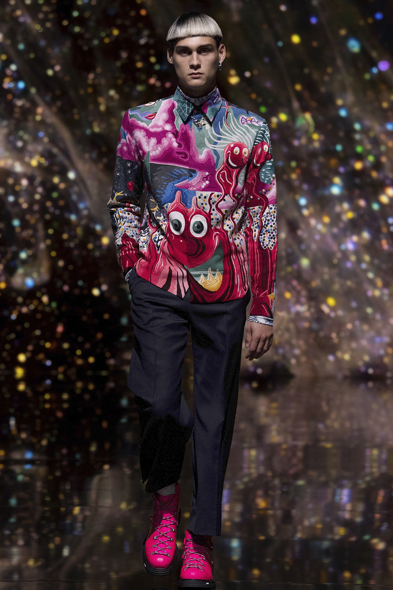 Dior Men重現中國千年刺繡工藝？品牌攜手Kenny Scharf帶來絢麗的早秋2021系列！