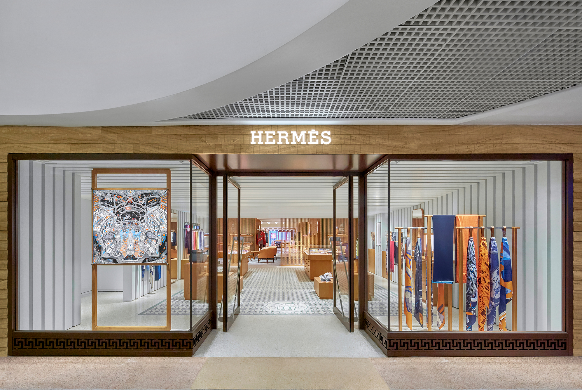 Hermès專門店隆重開幕！品牌為何能夠逆境擴張？
