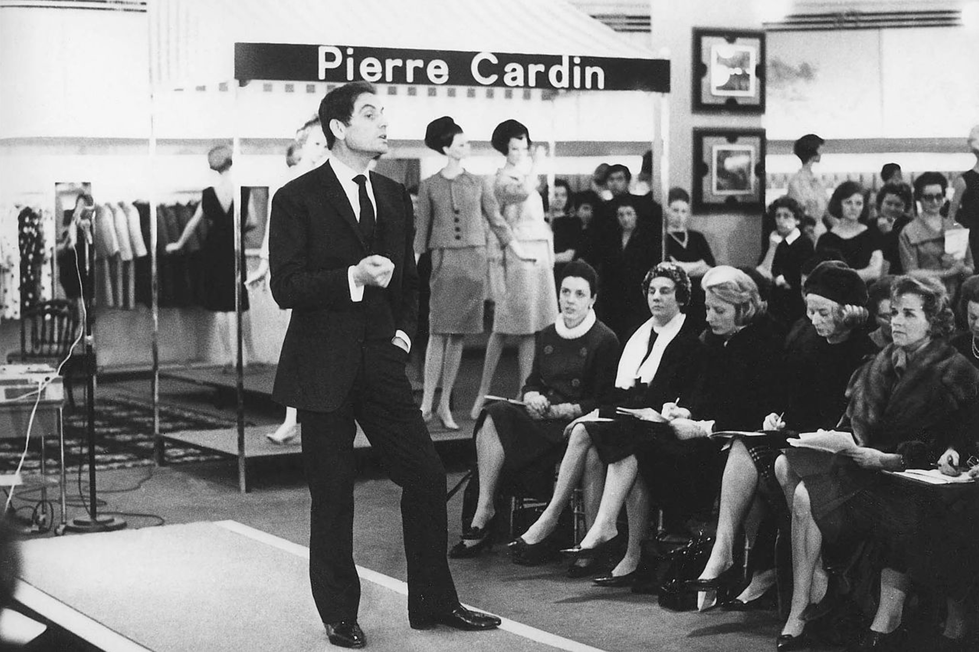 Pierre Cardin離世！他是如何顛覆時尚界的傳統和禁忌？