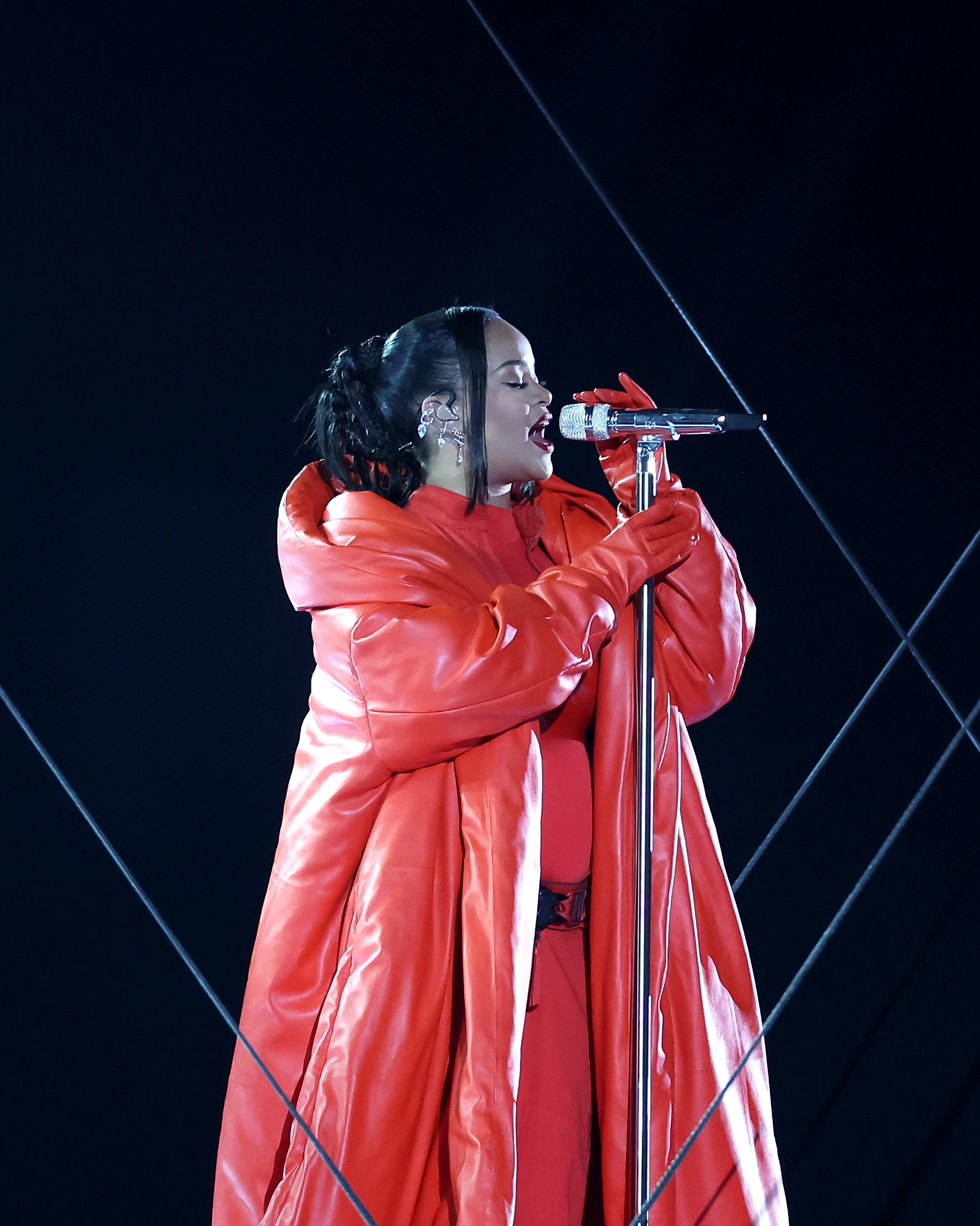 睽違六年的現場演出！哪些時尚品牌獲得Rihanna的青睞？