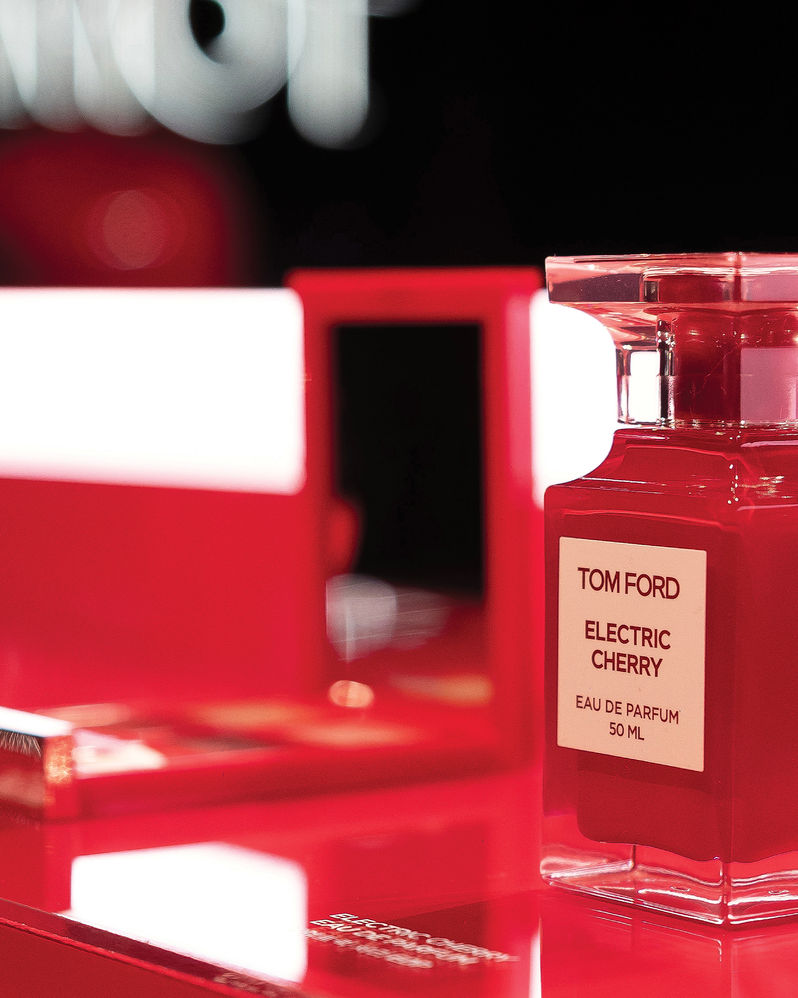 TOM FORD BEAUTY的「情慾櫻桃」！品牌的香水系列為何能夠俘虜孔劉？
