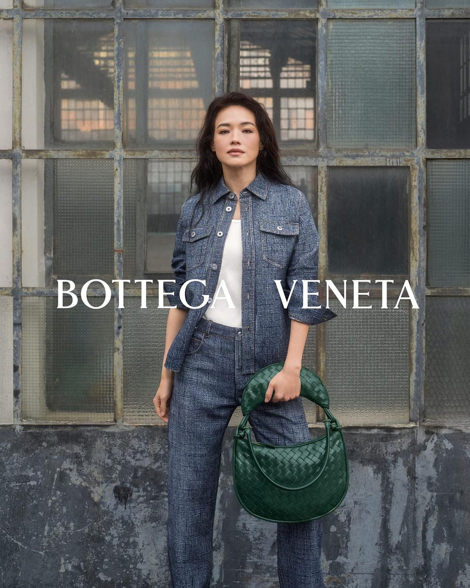 Bottega Veneta顛覆想像的廣告企劃？Matthieu Blazy為何靠攏「街拍文化」？