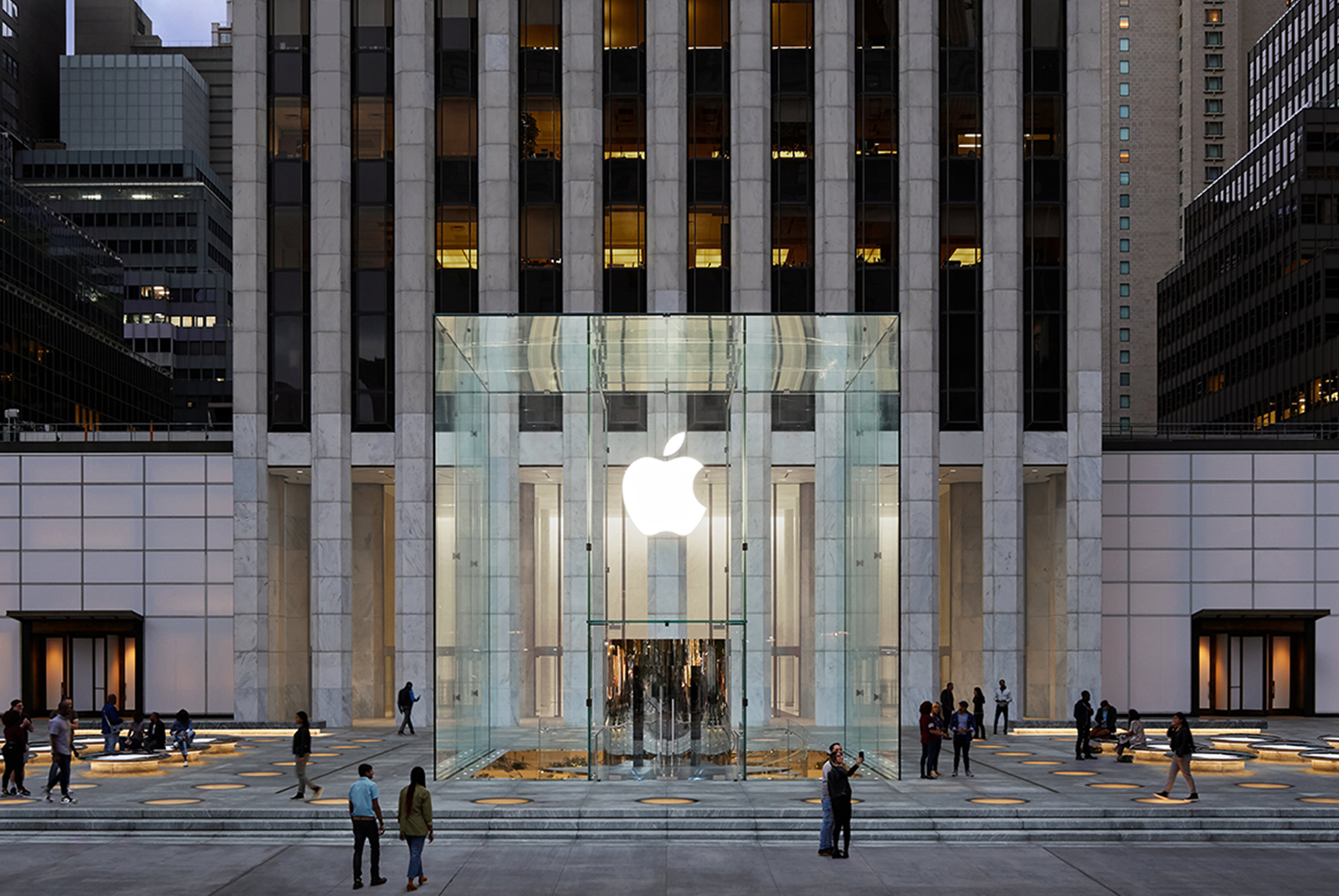 一塊價值百萬美金的「玻璃」！如何成為Apple Store的核心元素？